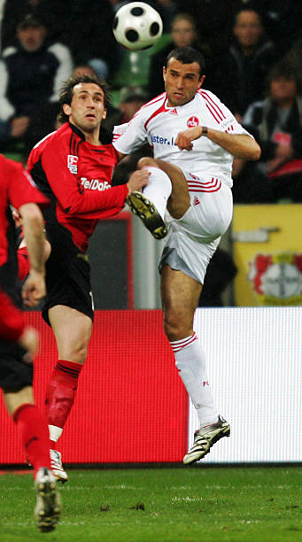 现得尤为突 现得尤为突